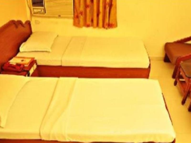Hotel Golden Plaza Ahmedabad Exterior foto