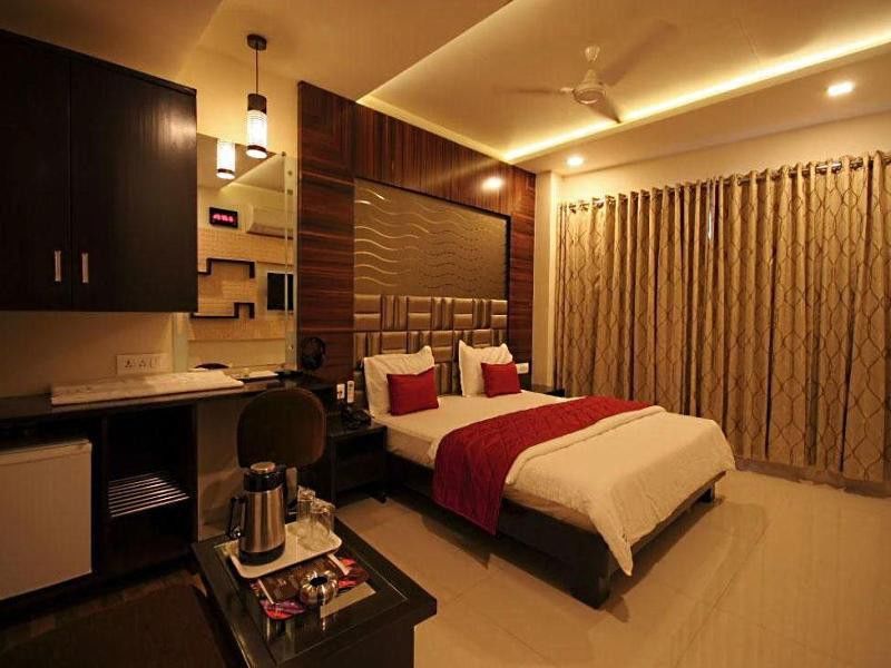 Hotel Golden Plaza Ahmedabad Exterior foto